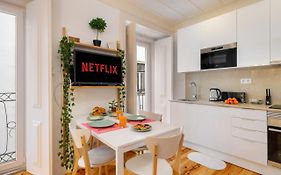 Whome Intendente Modern 1-Bed W/ Lift & Ac In Top Notch Location